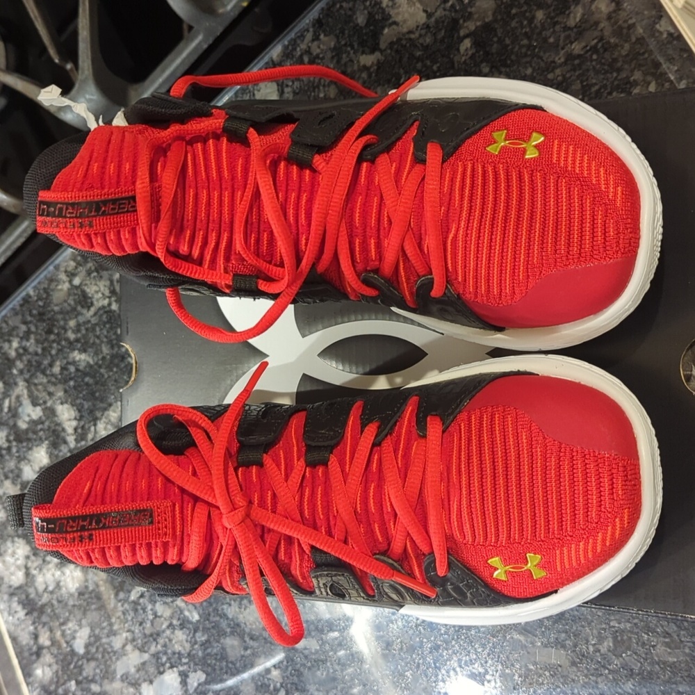 Under Armour women's shoes - Picture 2 of 5